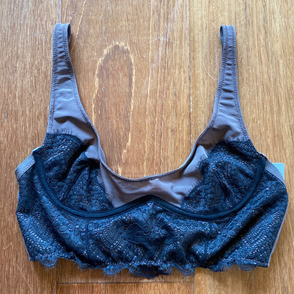 Urban outfitter lace eyelash corset style bra fits medium and small NWT
